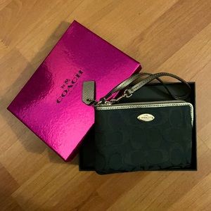 Coach Black Wristlet Wallet in Original Packaging